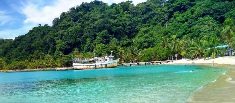 هتل Hostal Capurgana