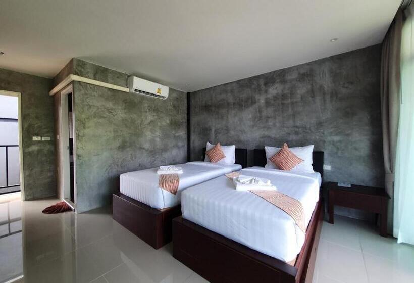 هتل Ibiza Phi Phi
