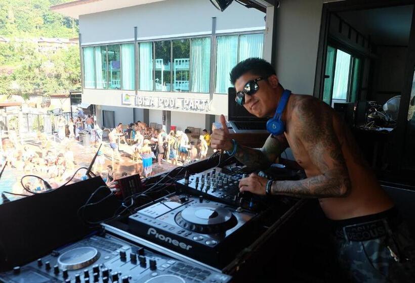 هتل Ibiza Phi Phi