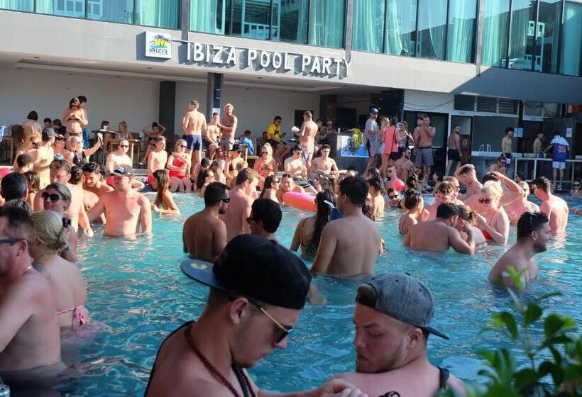 هتل Ibiza Phi Phi