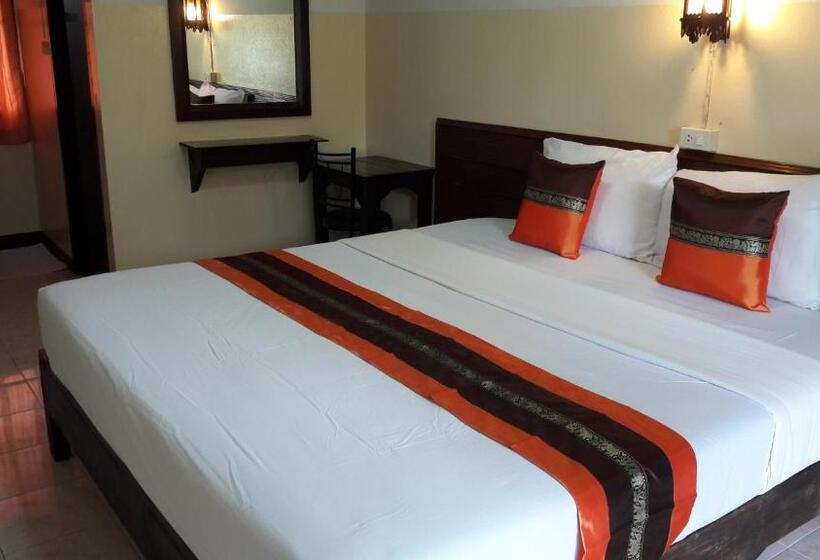 هتل Lanna Thai Guesthouse