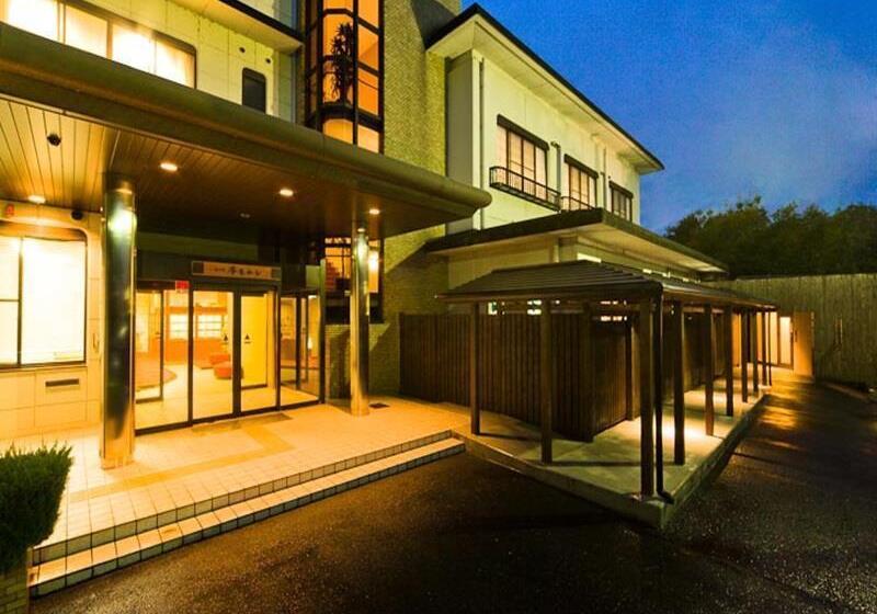 هتل Ogoto Onsen Yunoyado Komolebi