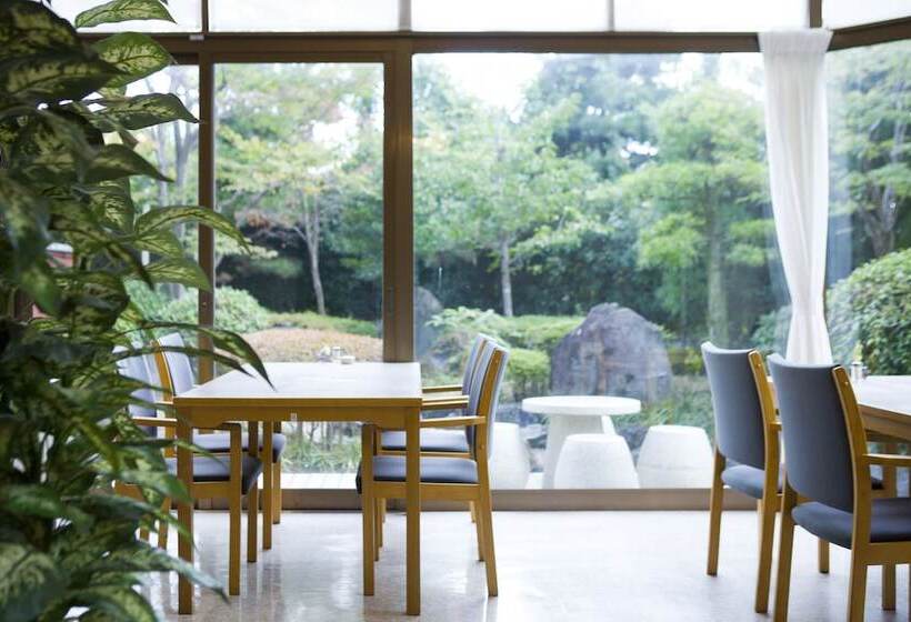 هتل Ogoto Onsen Yunoyado Komolebi