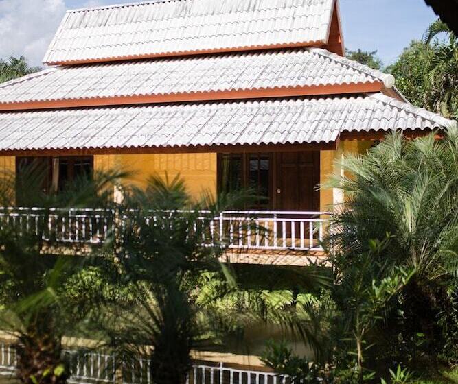 هتل Poonyamantra Resort