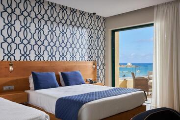 هتل Sirens Beach & Village