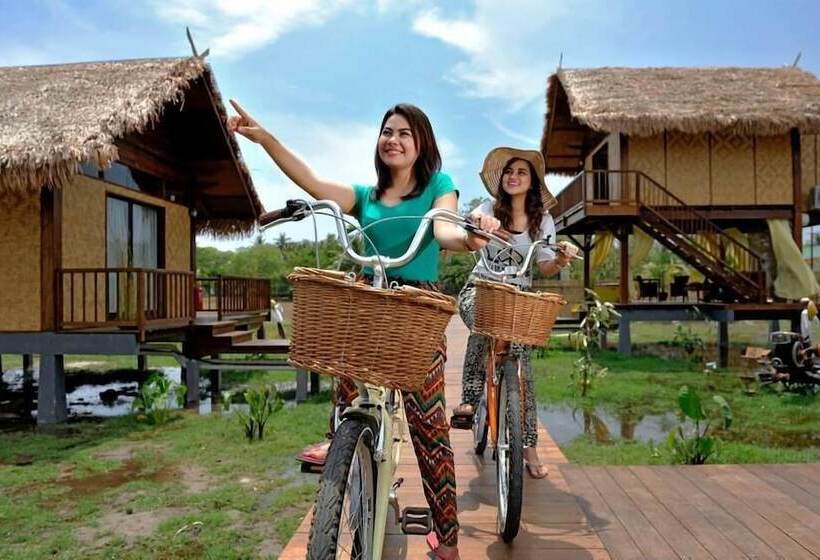 هتل The Gemalai Village