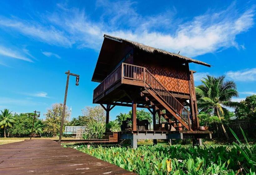 هتل The Gemalai Village