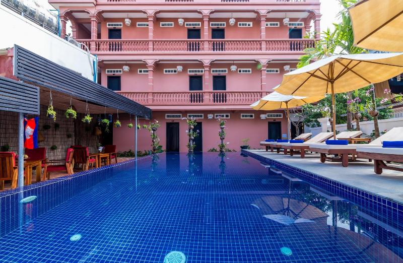 هتل The Unique Angkor Villa