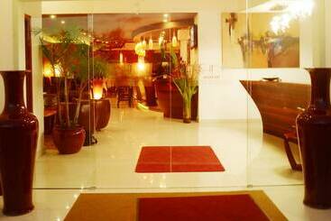 Nomad Suites Residence