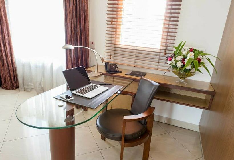 Nomad Suites Residence