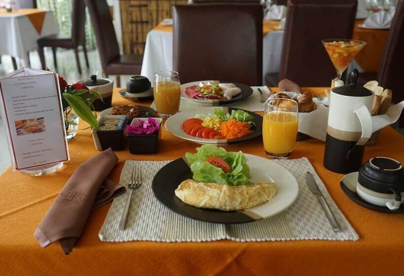 Nomad Suites Residence