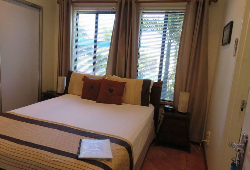 Ochre Moon B&b