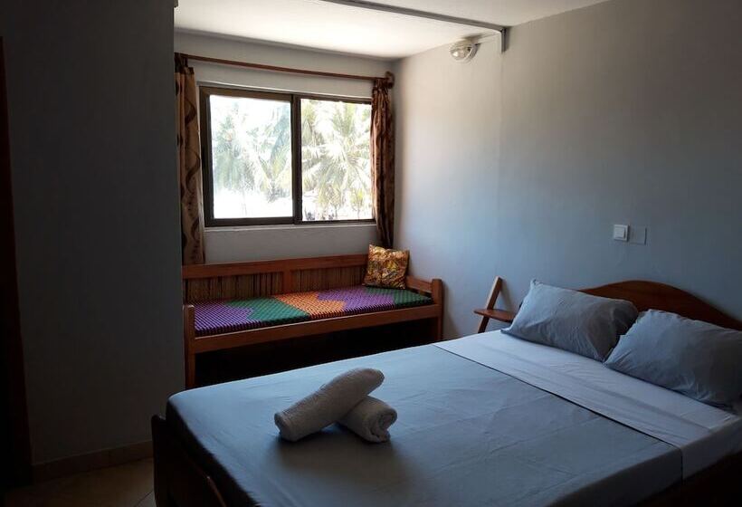 پانسیون Afiki Resort