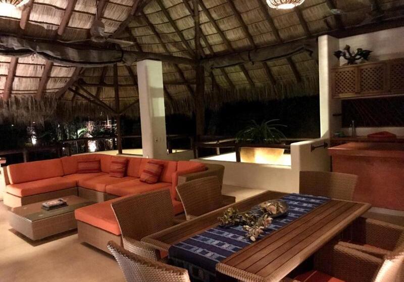 استراحتگاه Zoa Hotel   Adults Only