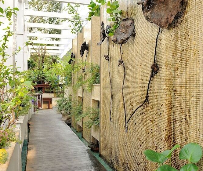 Sabai Sathorn Service Apartment