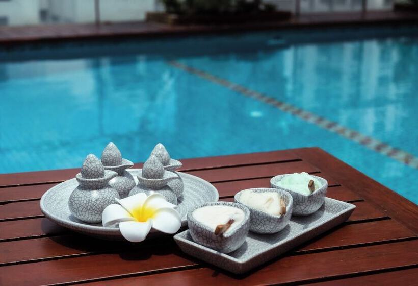Sabai Sathorn Service Apartment