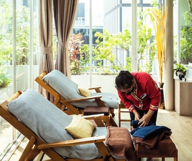 Sabai Sathorn Service Apartment