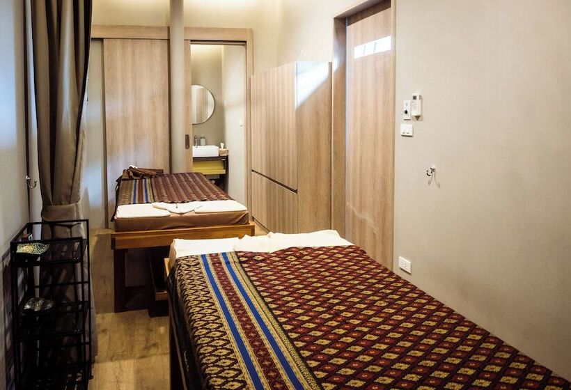 Sabai Sathorn Service Apartment