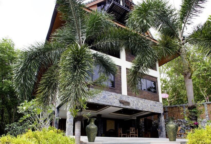 Thara Bayview Villa