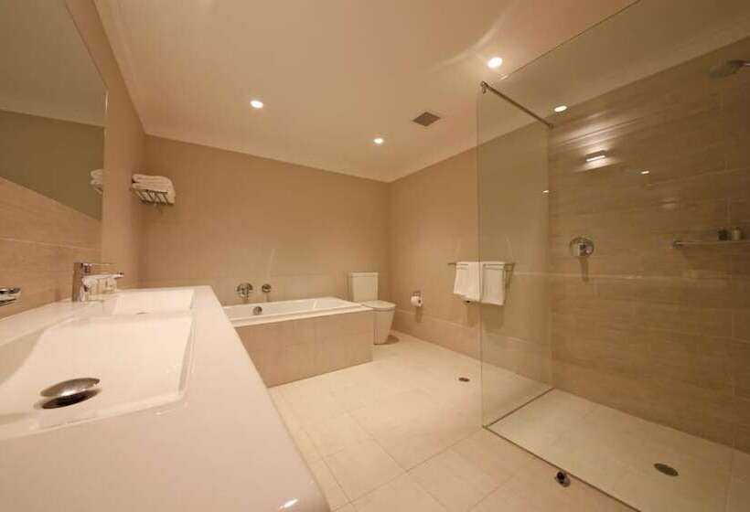 The Marina Hotel Mindarie