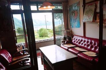 Yufuin Country Road Youth Hostel