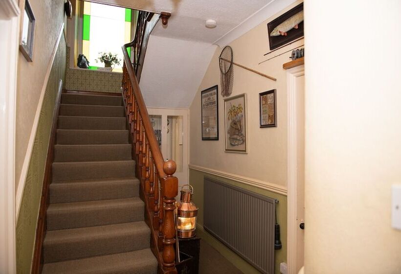 مبيت وإفطار Milton House Studio Apartment Suites