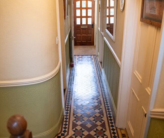 مبيت وإفطار Milton House Studio Apartment Suites