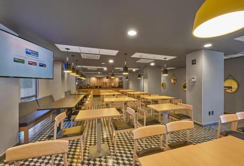Fotos del hotel City Express Plus Periferico Sur Tlalpan:  4