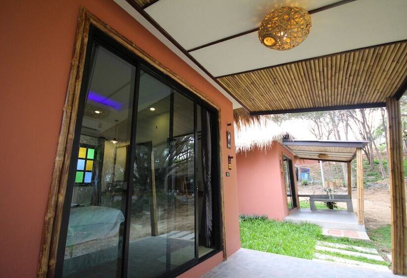 Отель Coco Cape Lanta Resort