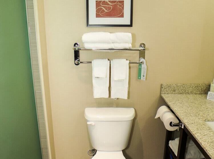 هتل Comfort Suites Regina