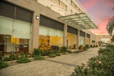 Fotos del hotel Kalyan Grand  A Business:  23