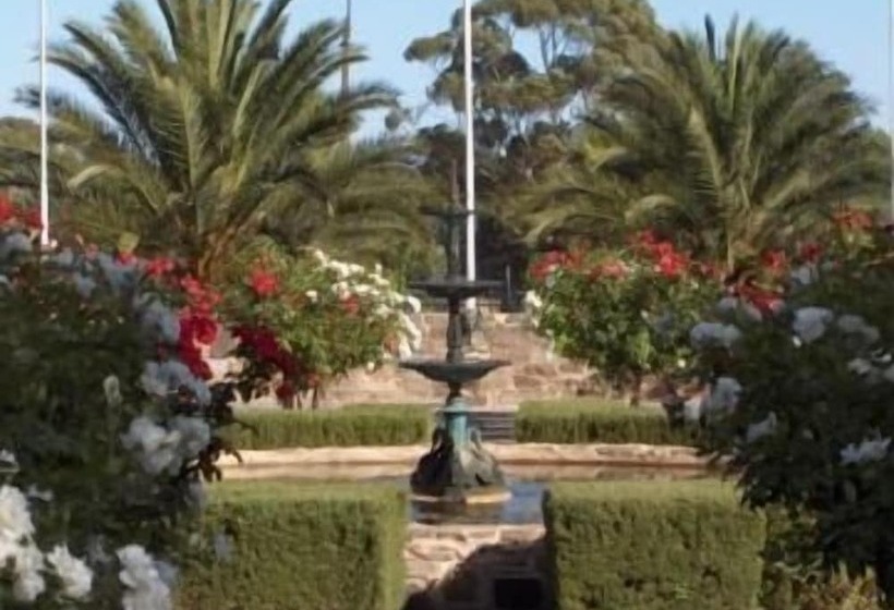 Отель Kapunda Tourist Park