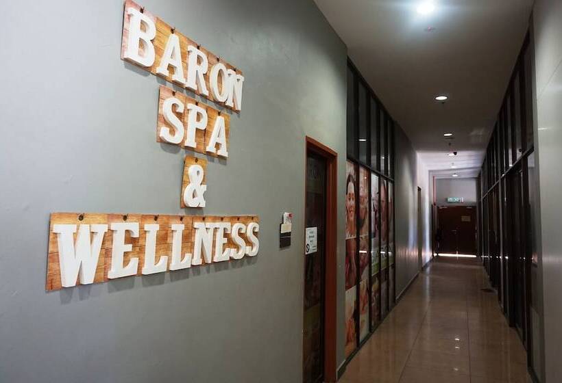 هتل Langgura Baron Resort