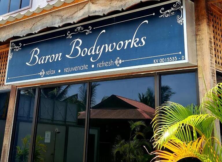 هتل Langgura Baron Resort