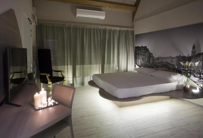 Fotos del hotel Seven Rooms:  11