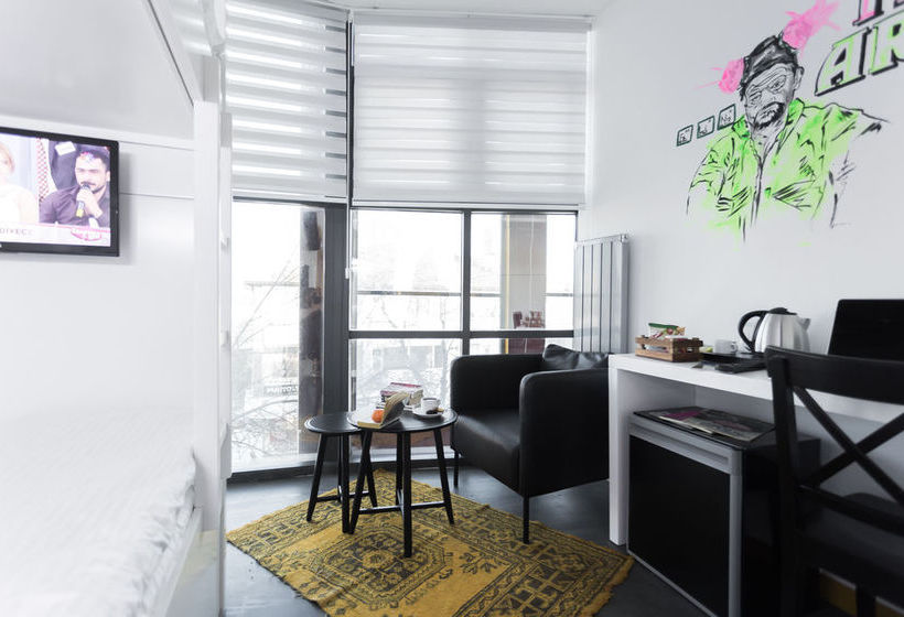 Inn 14 Hostel