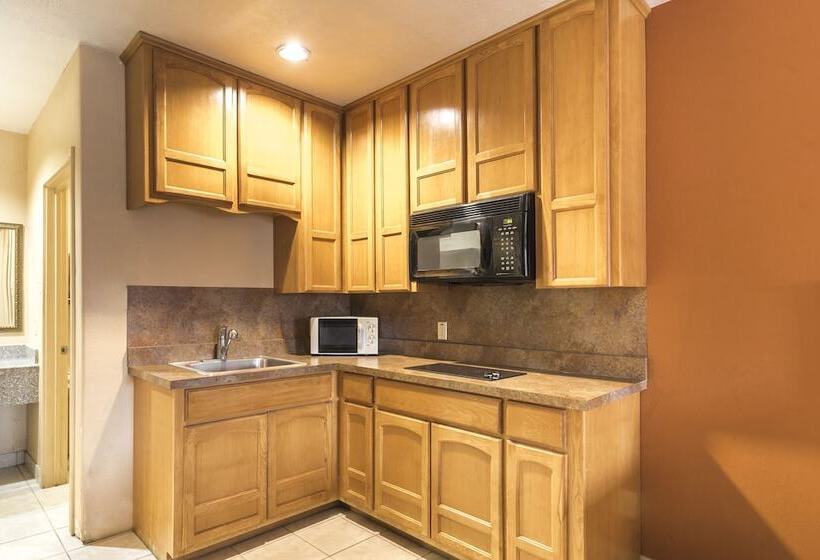 Мотель American Inn & Suites