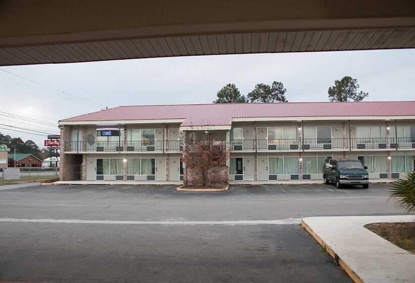 فندق على الطريق Cocomo Inn And Suites