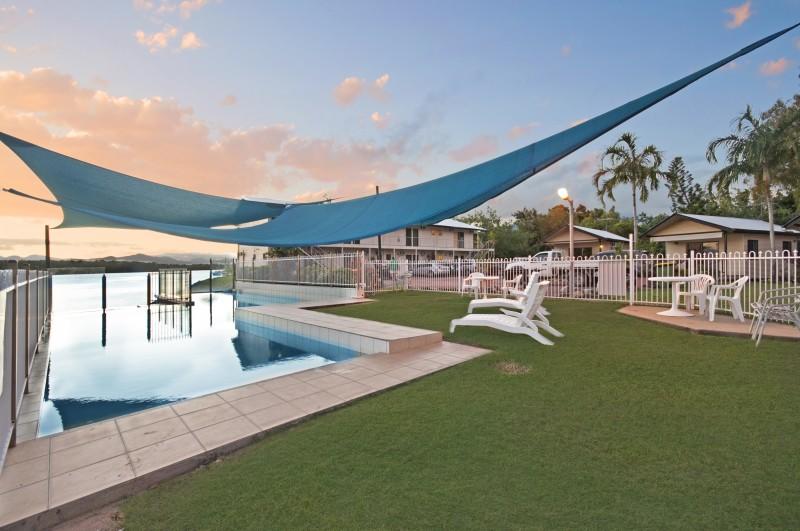 Мотель Hinchinbrook Resorts