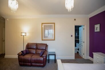 پانسیون Oakcroft Guesthouse Manchester Airport