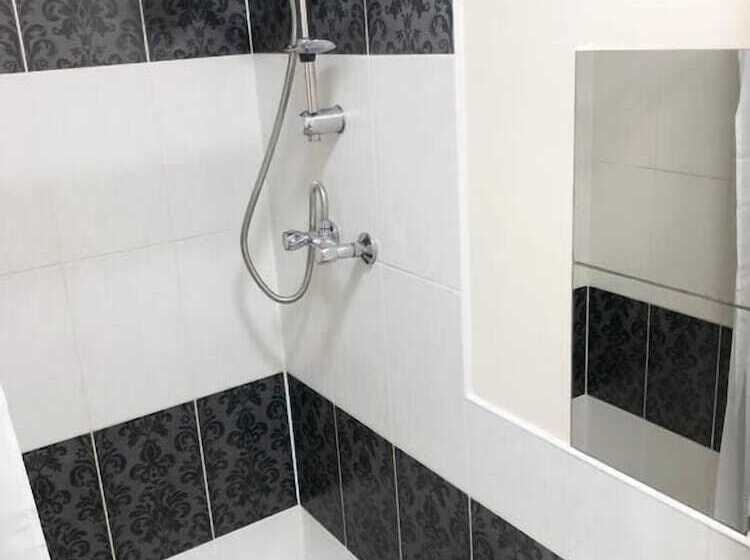 بنسيون Stifford Clays Farm