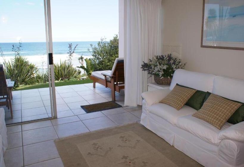 Пансион The Pink Lodge On The Beach