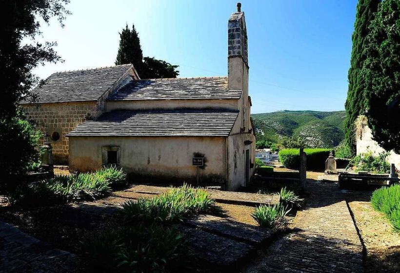 پانسیون Villa Skula