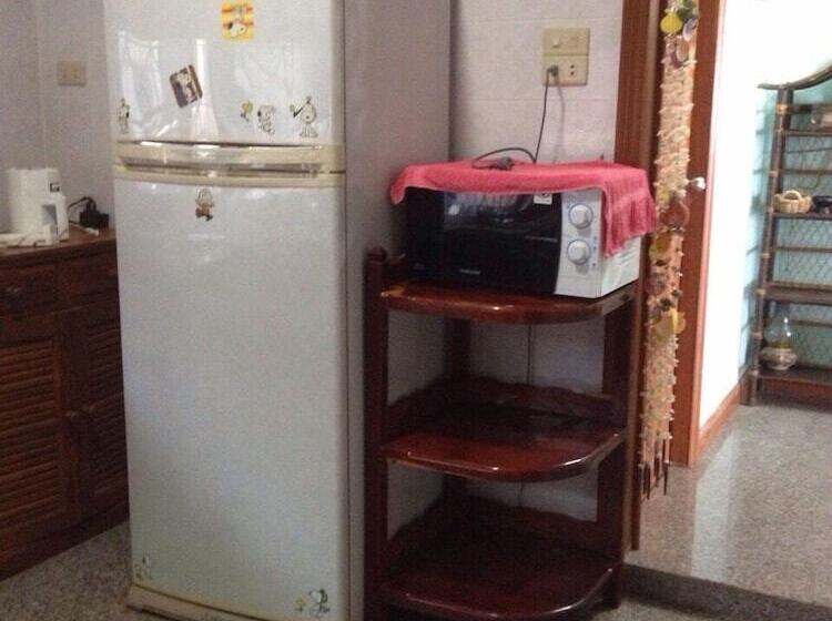 استراحتگاه Baan Rim Lay Lipa Noi