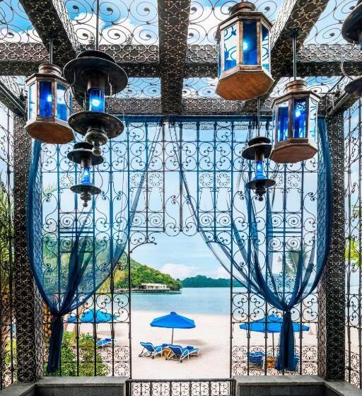 استراحتگاه The St. Regis Langkawi