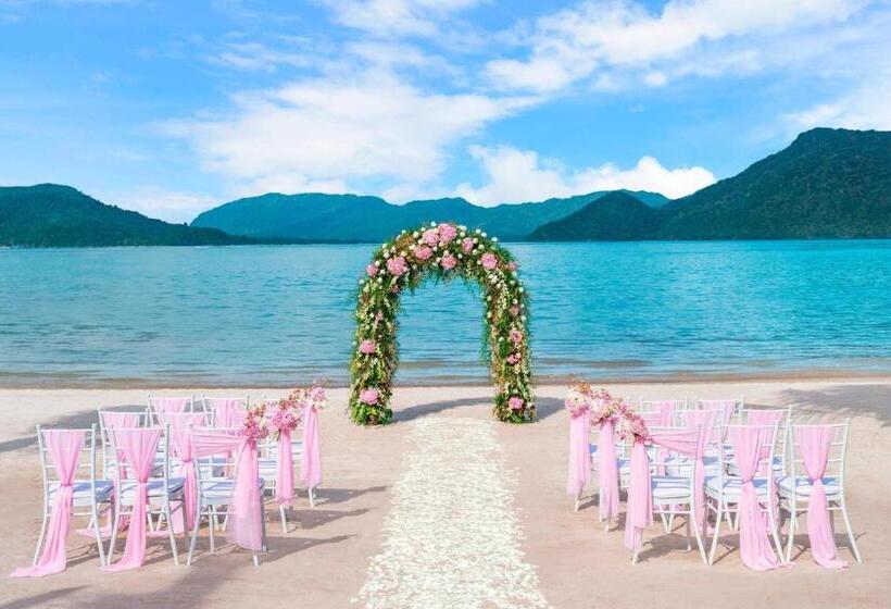 استراحتگاه The St. Regis Langkawi