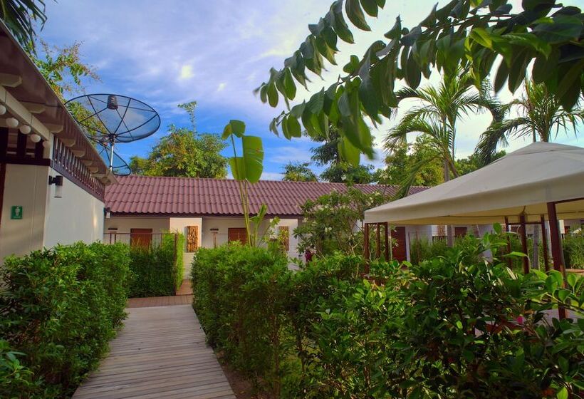 استراحتگاه At Samui Haus