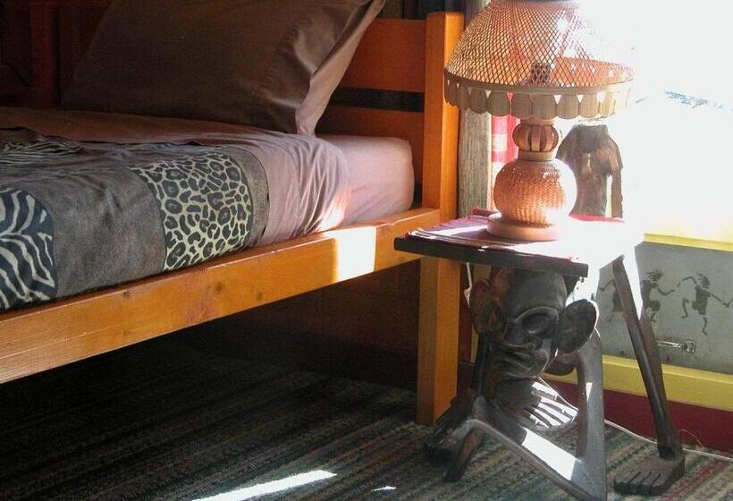 هاستل Global Village Travellers Lodge