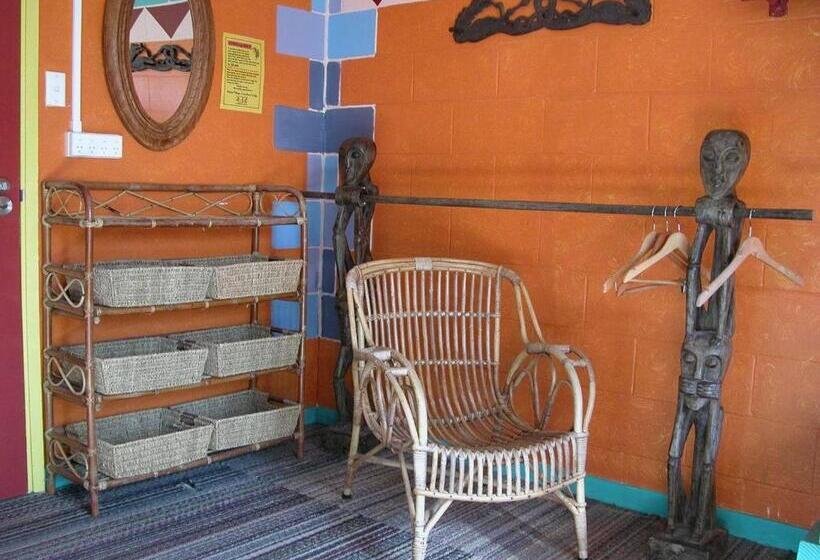 هاستل Global Village Travellers Lodge