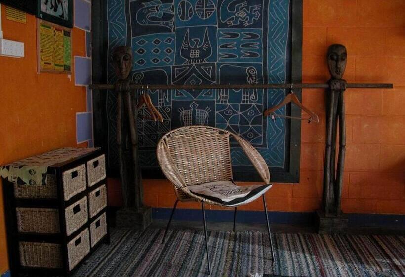 هاستل Global Village Travellers Lodge